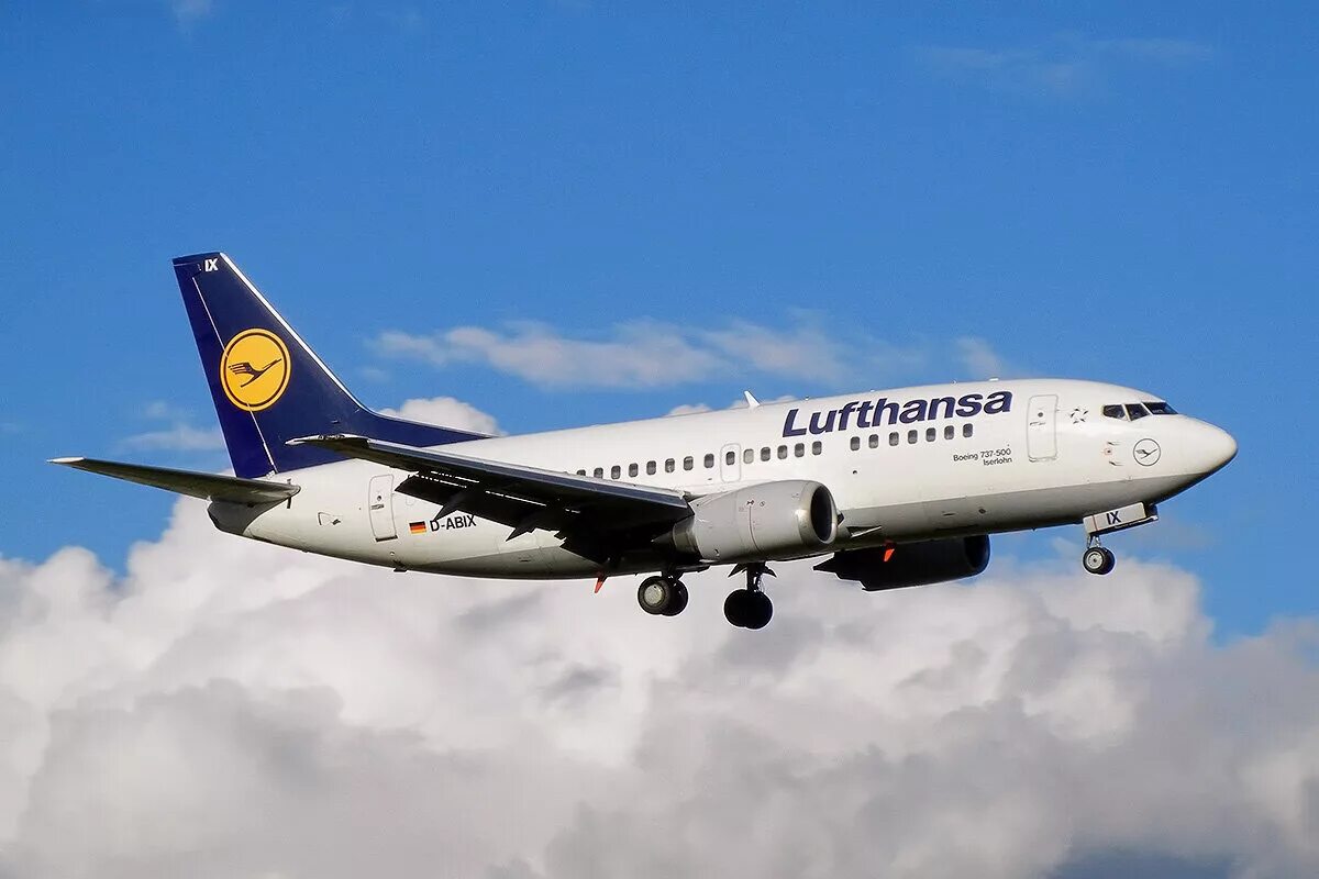 Немецкий самолет lufthansa. Авиакомпания германии люфтганза. А380-800. Люфтганза. Пассажирский самолет люфтганза.