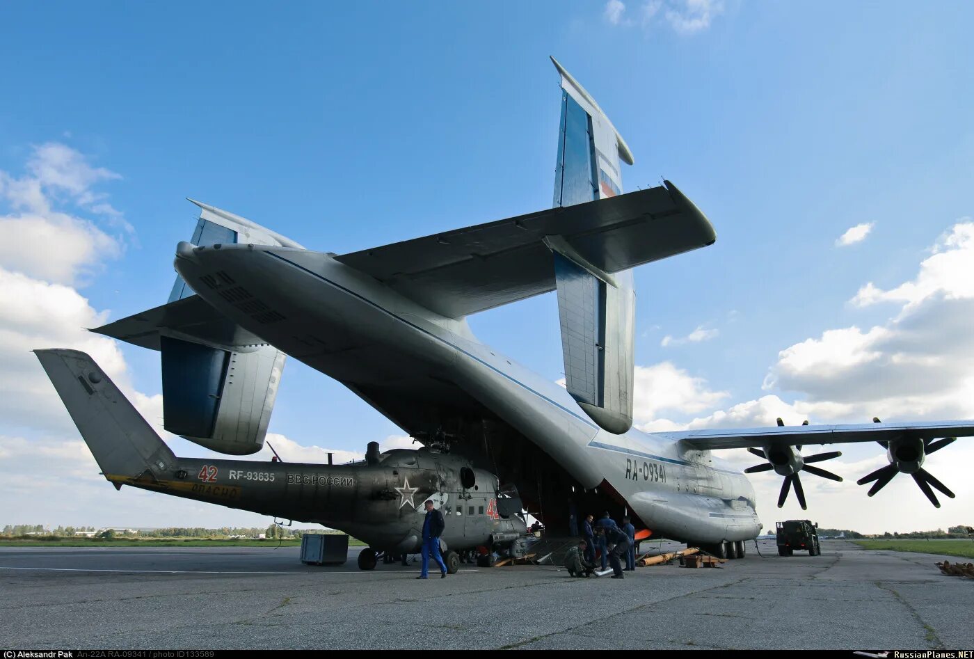 А 22 самолет фото. АН-22 Антей. Самолет АН 22. Транспортный самолет АН 22 Антей. АН-22 Антей ВВС России.