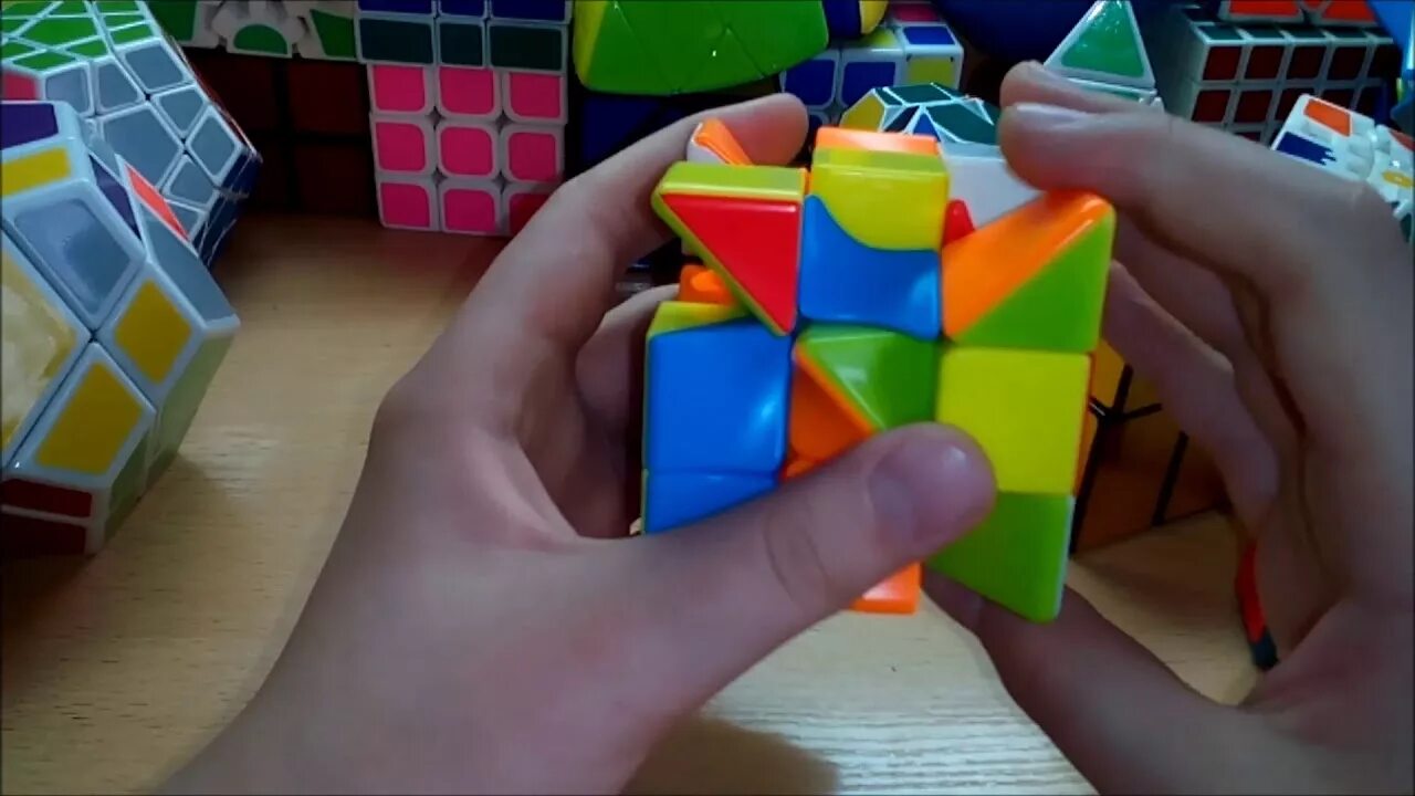 Головоломка разбери кубик. Твисти куб 3на3. Кубик Рубика Твисти. Кубик Рубика 3х3 куб в Кубе. Закрученный кубик Рубика 3х3.