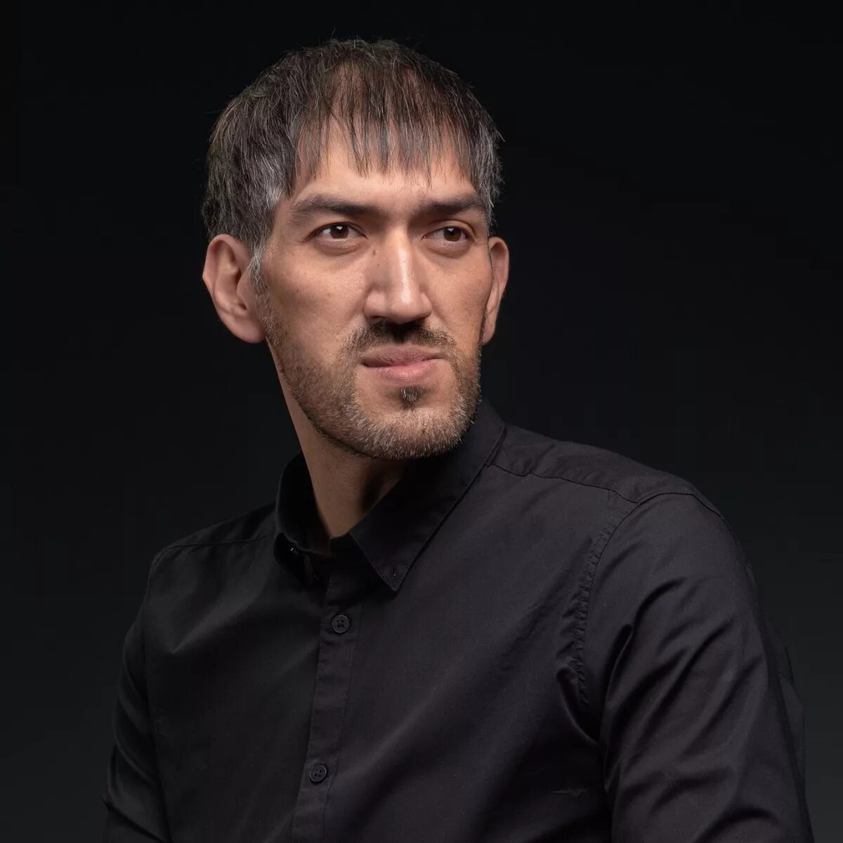 Гарик вики. Гарик айвазов. гарик айвазов актер. константин айвазов. гарик айвазов ивановы ивановы.