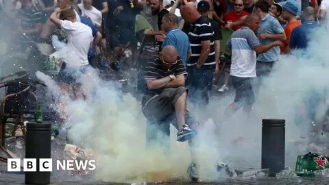 Драка российских болельщиков с английскими 200