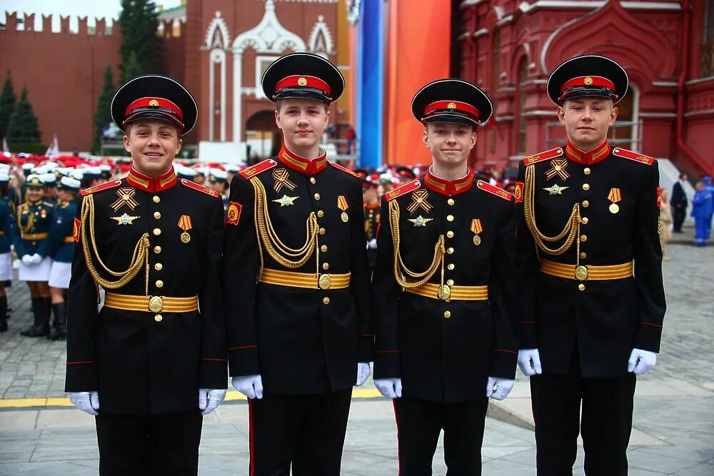 Тверское Суворовское военное училище парад Победы 2018. СВУ суворовцы парад Победы. Форма Тверского СВУ. Тверское Суворовское военное училище на параде. Сву украина сегодня