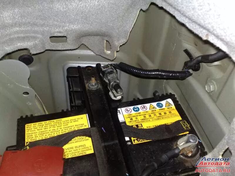 Аккумулятор prius. Аккумулятор тойота приус 20. акб тойота приус 30. prius 30 кузов акб. toyota prius 30 аккумулятор.