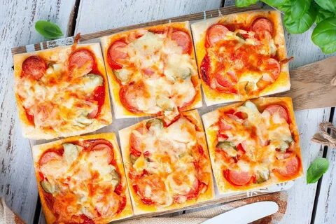 Мини пицца из слоеного бездрожжевого