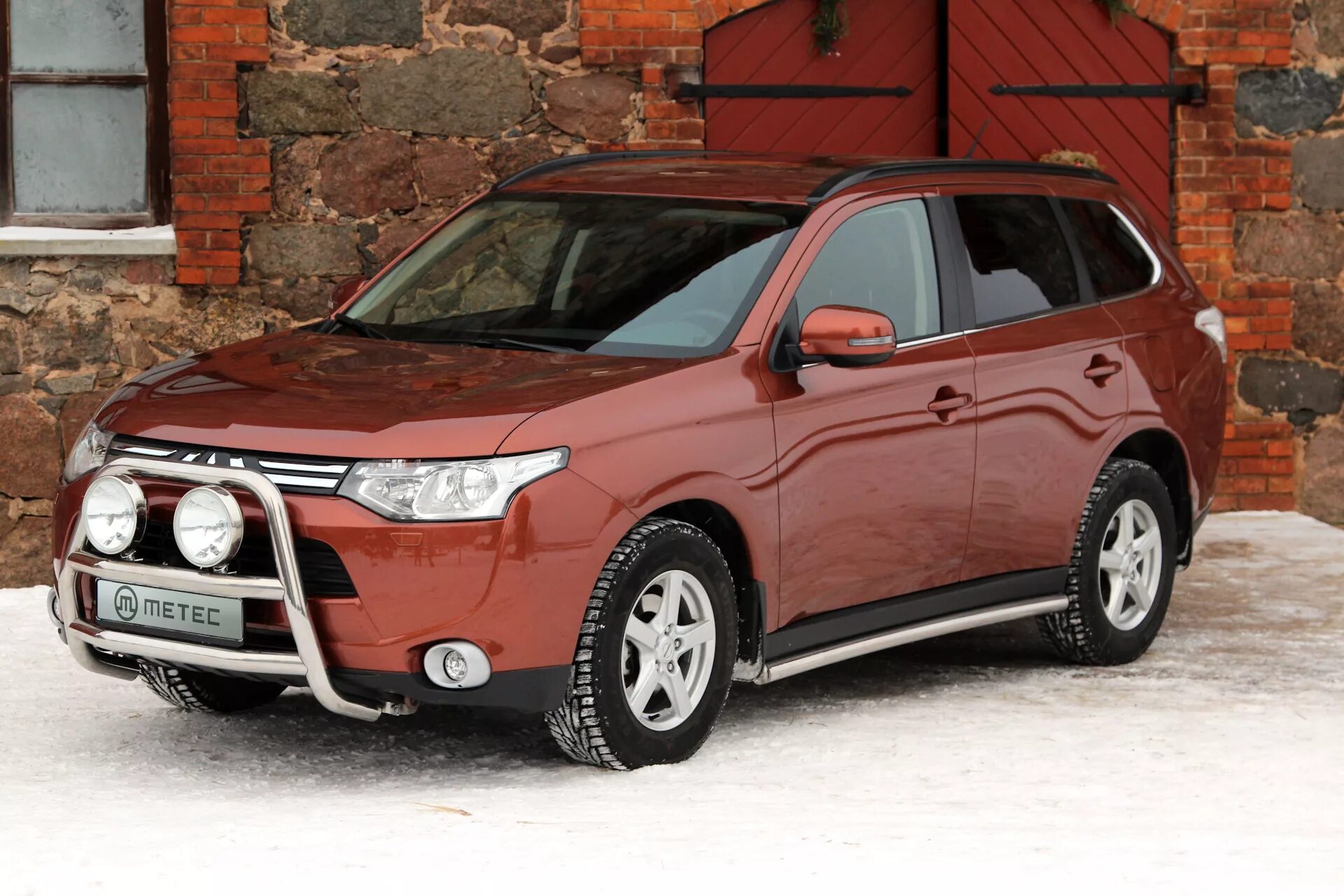 Mitsubishi outlander авито купить. Мицубиси Аутлендер 3 тюн. Трубы защитные Митсубиси Аутлендер. Outlander Side. Пороги Outlander XL.