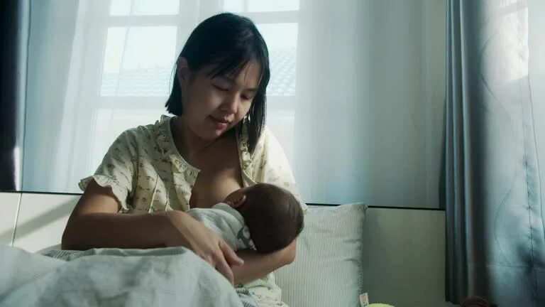 Boy mother japanese. Японская мама в постели. Японская мама по принуждению. Sprd-640. Японская мама утешает сына.