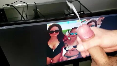 Sperma-Tribute-Bikini-Schätzchen.