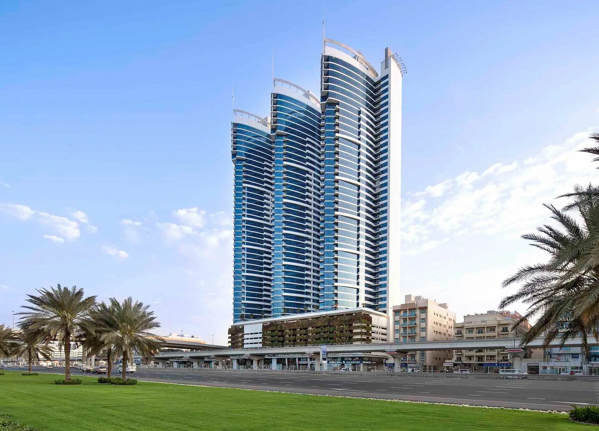 Район аль барша. Новотель Дубай Аль барша 4. Аль барша Дубай. Отель Novotel Dubai al Barsha. Barsha Dubai Бич.