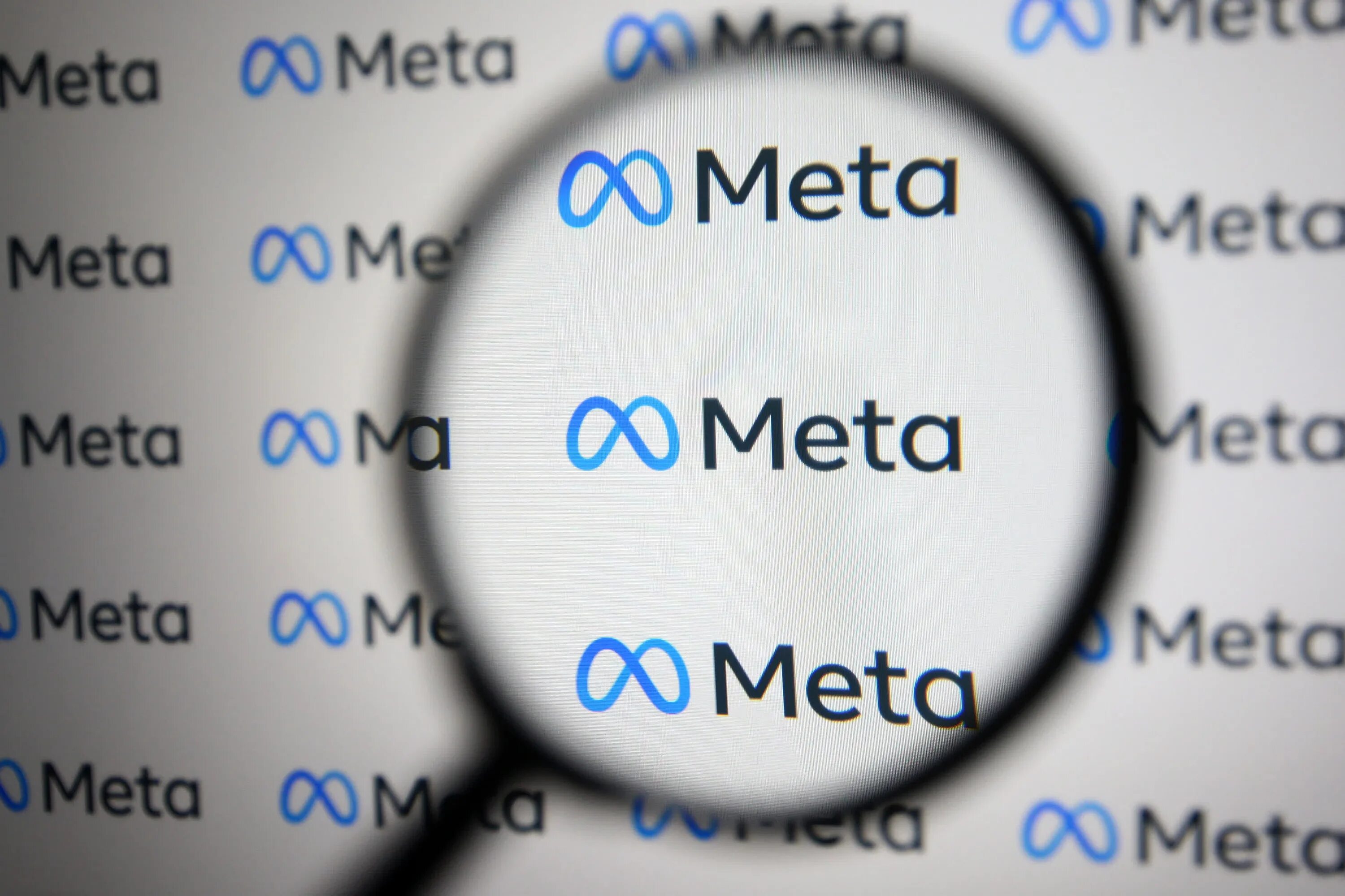 Как называется мета. Meta. Компания МЕТА Фейсбук. Чем владеет meta. Метавселенная компании meta.