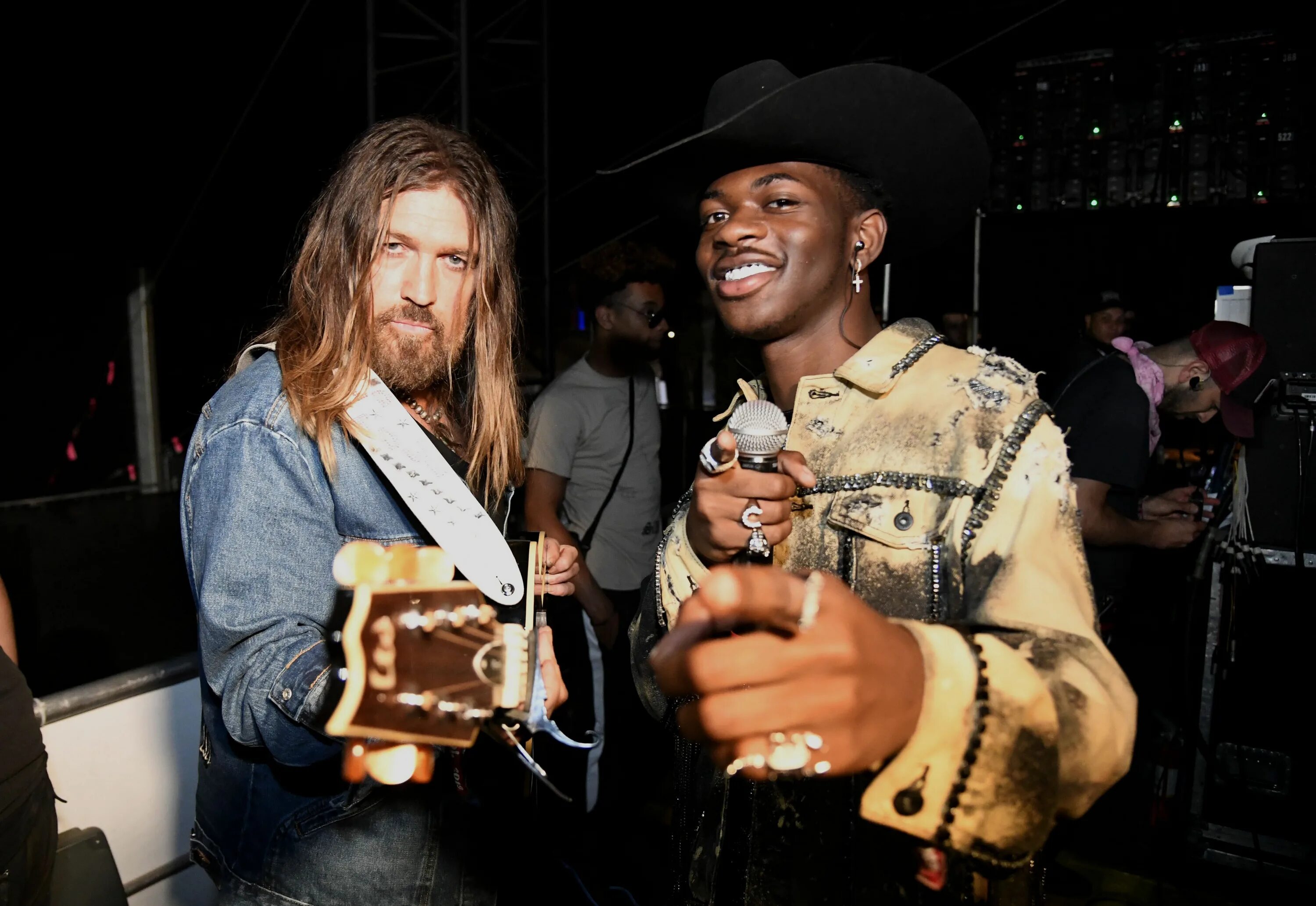 Billy cyrus old town. Lil nas x рост. Lil nas x Billy ray Cyrus old Town Road. Lil nas x и Billy Cyrus в old Town.