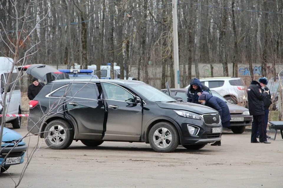 Покушение на главу. Автомобиль главы. Служебный авто губернатора Воронежской области. Служебная машина главы Воронежской области. Покушение на главу Херсона.