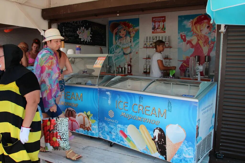 вывеска мороженого. мороженое в адлере. киоск мороженое. мороженое в сочи. мороженое в сочи.