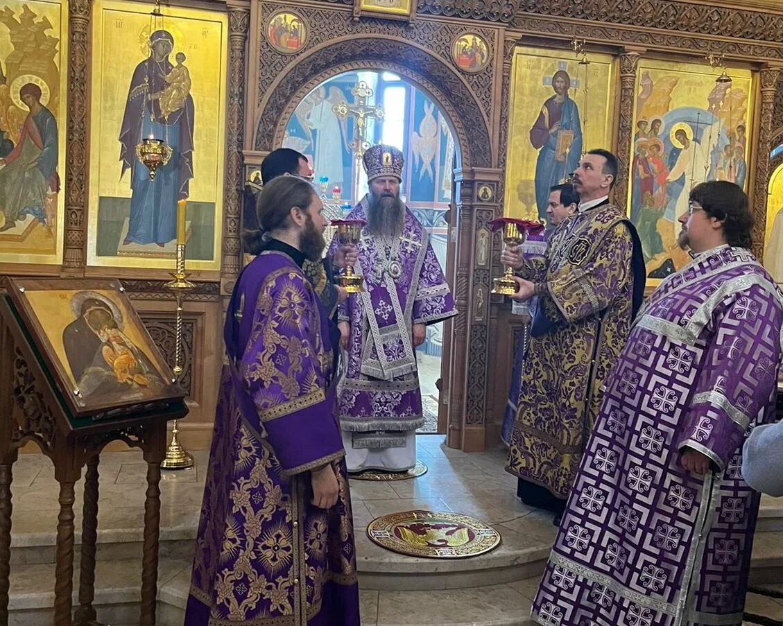 Епископ Силуан Павлово-Посадский. Владыко Силуан Павлово Посадский. Храм Воскресения Христова. Владыка Силуан новая Москва. Силуан павлово посадский