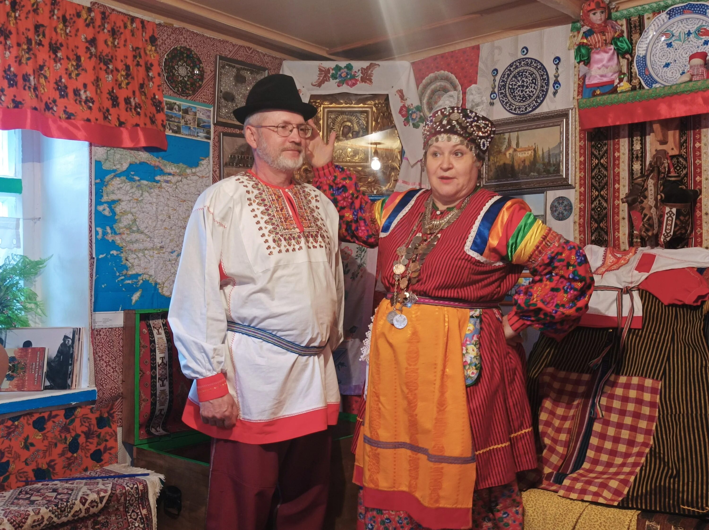 Абхазы этнос. Традиции казачек краснодарского края. Народы кубани проект. Коренное население кубани. Многонациональный краснодарский край.