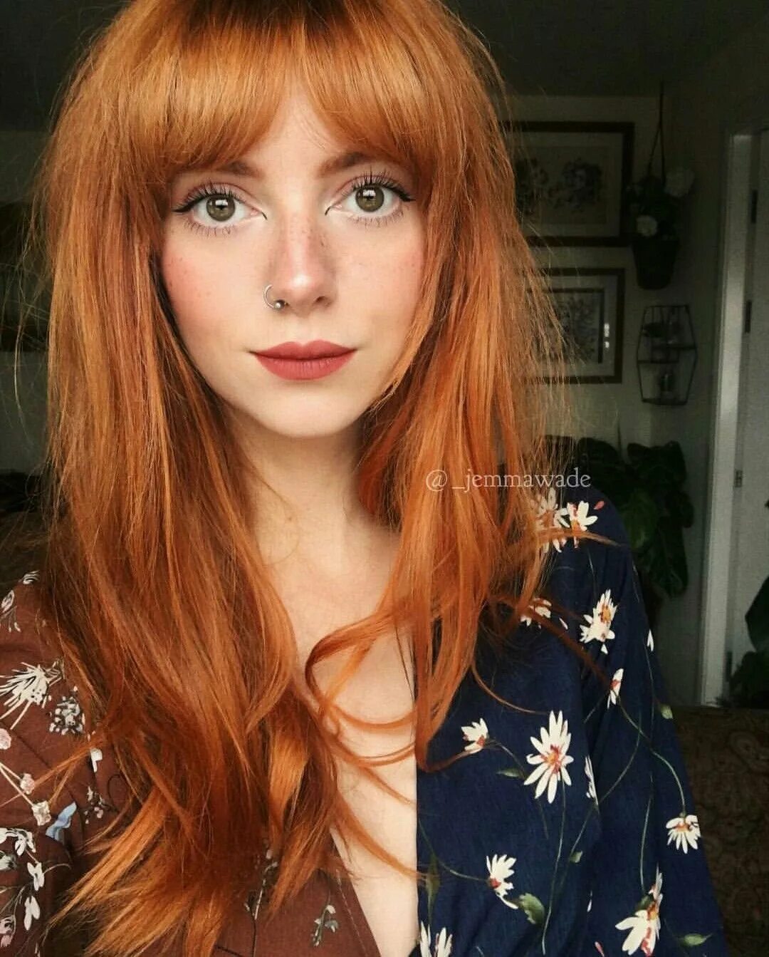 Фрэнсис кумб рыжая. Katherine mcnamara red hair. Эми адамс с рыжими волосами. Девушка с темно рыжими волосами. Женщины ставшие рыжими.