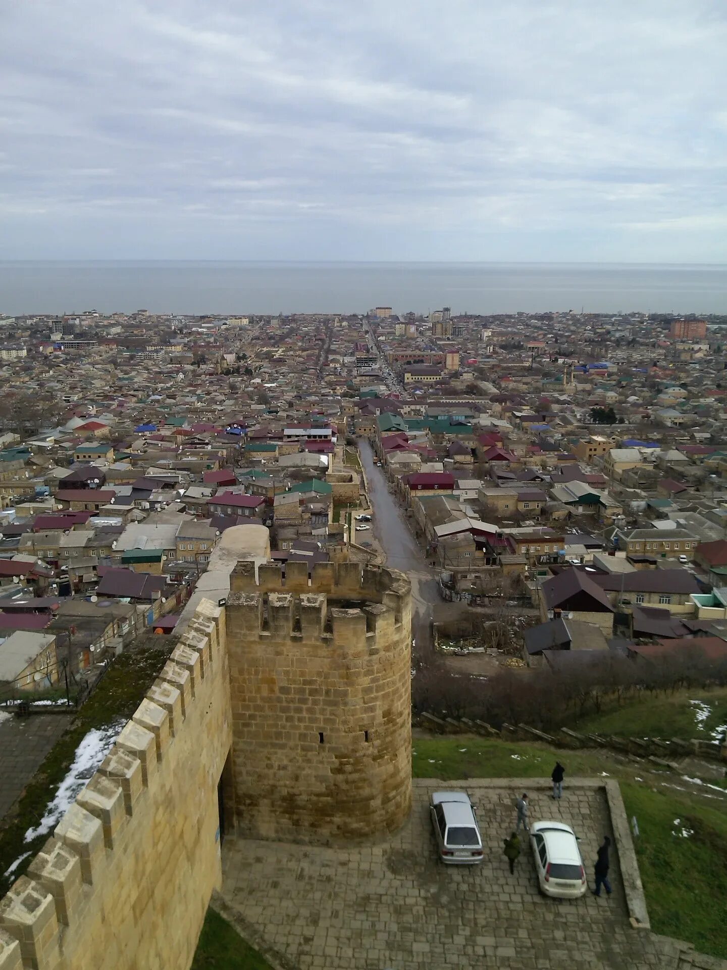 В какой республике находится город дербент. Столица дагестана дербент. махачкала крепость дербент. цитадель нарын-кала махачкала. нарын-кала дербент море.