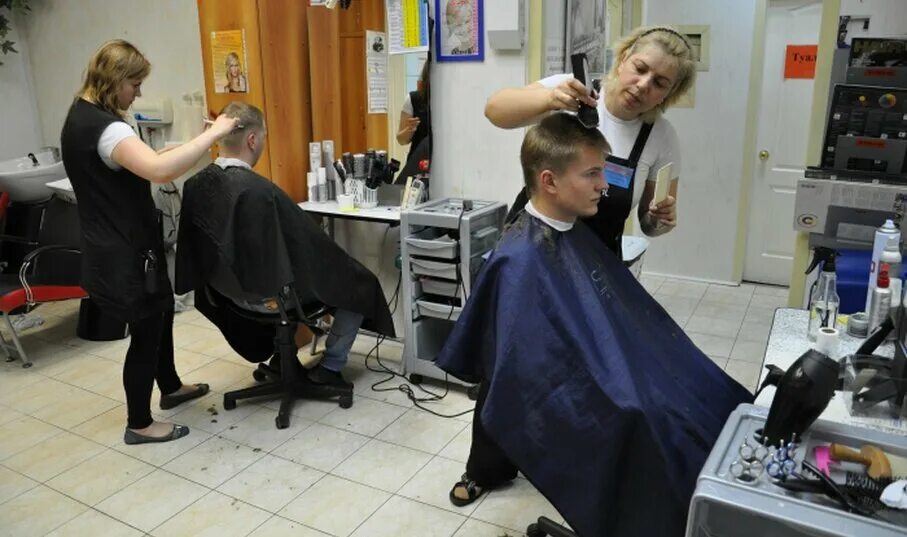 парикмахер московский московская. парикмахер московский московская. парикмахерская на багратионовской. самая самая парикмахерская генерала кузнецова. парикмахер московский московская.