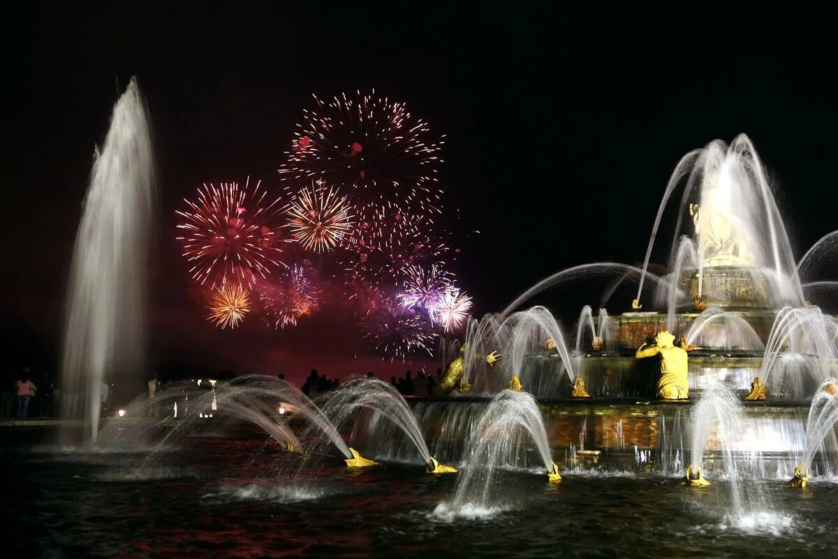 Небуг фонтан. Если у тебя бьет фонтан. Достопримечательности чайковского фонтан. День бьёт фонтаном. Фонтан мистика.