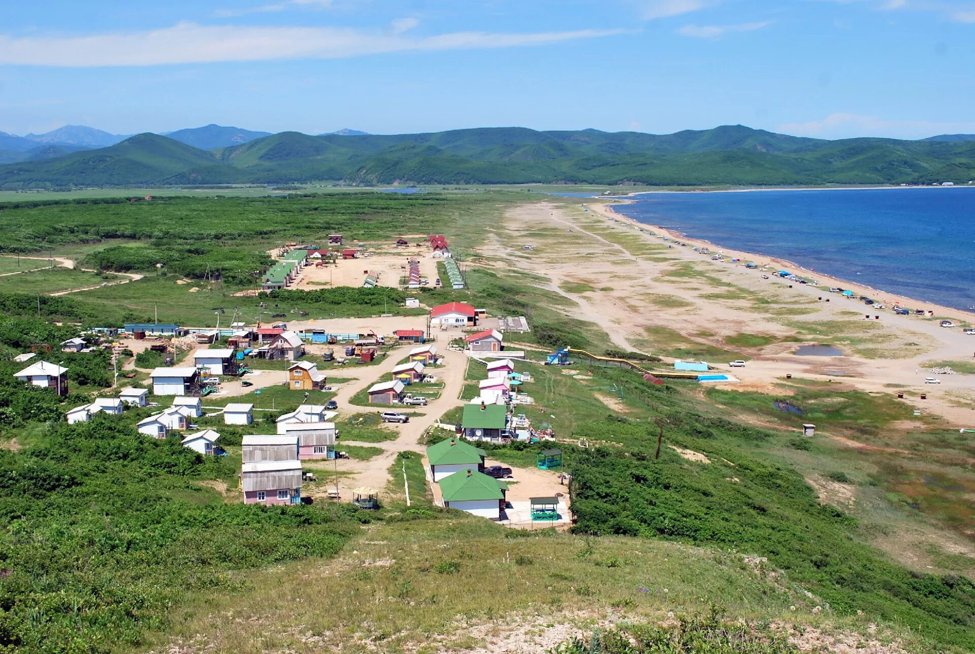 Погода приморский край кавалеровский. Бухта зеркальная Приморский край Кавалеровский. База отдыха зеркальное Приморский край Кавалеровский район. П зеркальное Кавалеровский район. Лагуна зеркальное Приморский край.