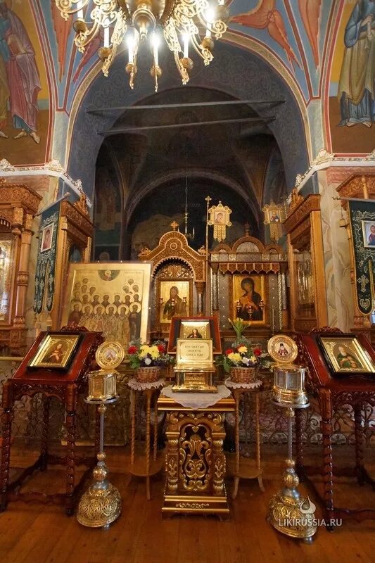 храм иоанна предтечи калуга. служители в храме иоанна предтечи калуга. церковь иоанна предтечи в калуге внутри. иоанна предтечи калуга. иоанно предтеченский храм калуга.