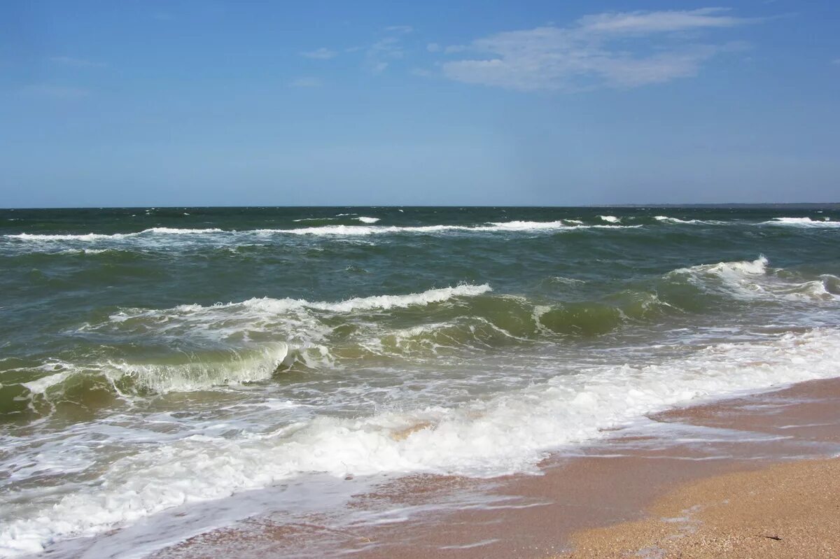 Азов город море. Азовское море темрюк. Азовское море море. Лето азовское море. Азовское море три моря.