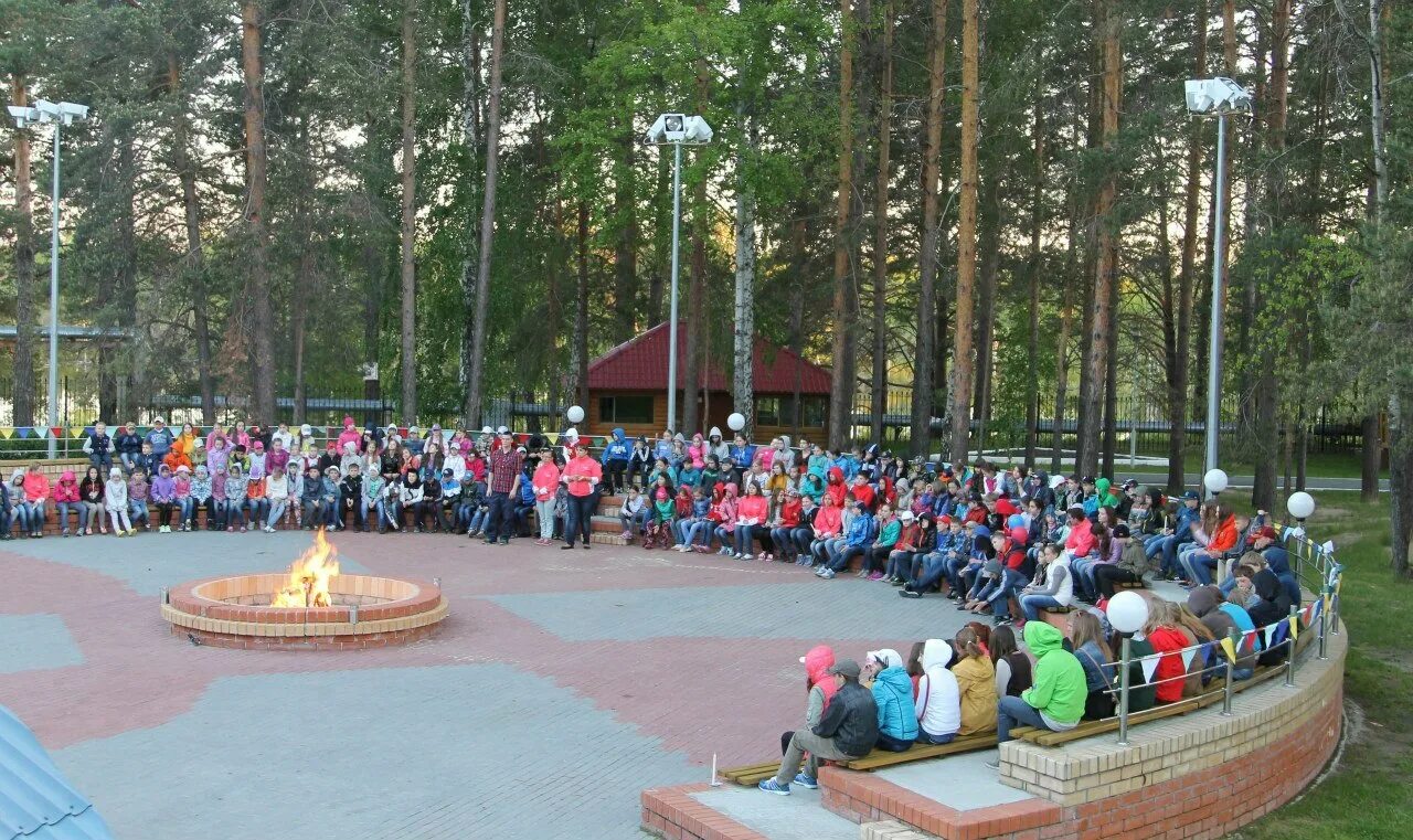 Путевка алые паруса тюмень. Лагерь ребячья Республика в Тюмени. Лагерь Ребячка в Тюмени. Олимпийская ребячья Республика Тюмень лагерь.