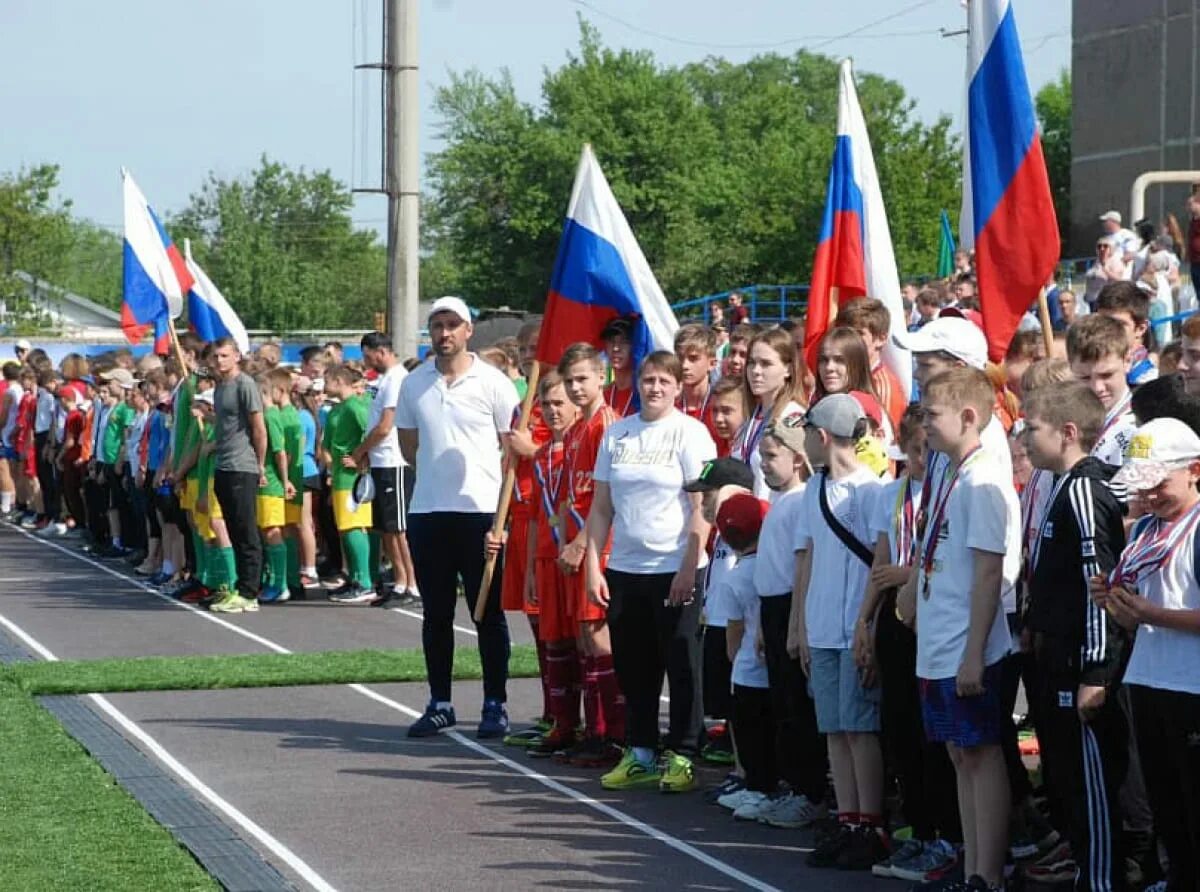 Погода краснодарский гулькевичский венцы. Стадион венец Гулькевичи. Гулькевичи Краснодарский край стадион. Краснодарский край Гулькевичский район. Новый стадион Гулькевичи.