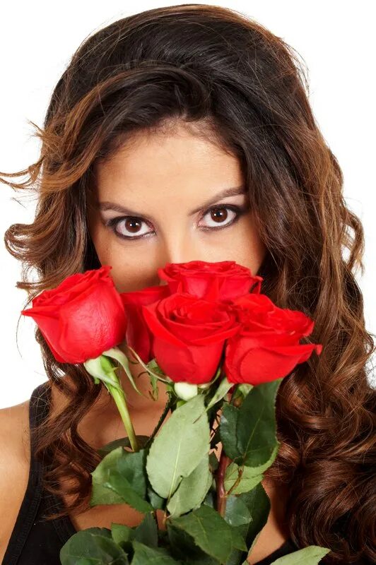 Розы красивые женщины. Девушка с розой. Счастливая девушка с розами. Розы для шикарной девушки. Брюнетка с красными розами.