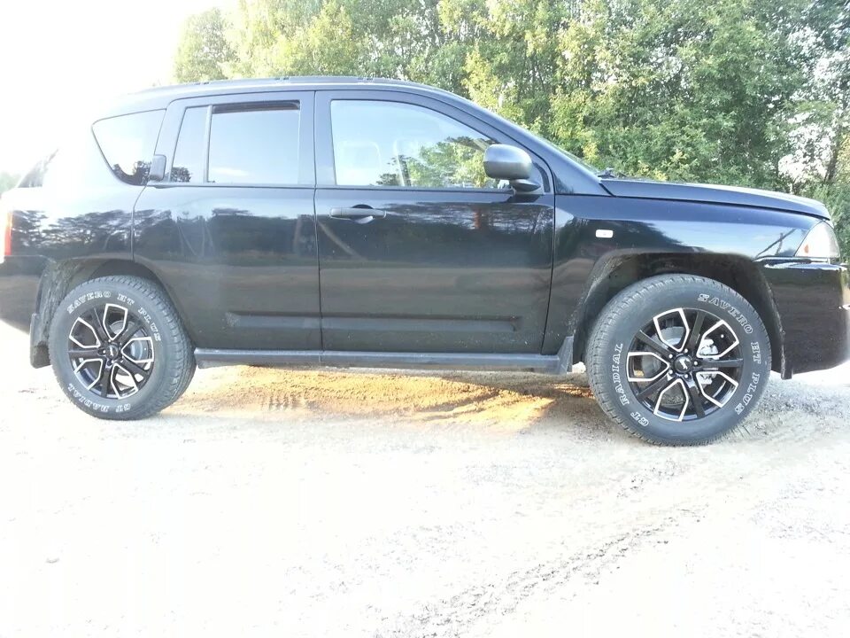 Jeep compass шины. Jeep compass 2006 диски. jeep compass (2g). диски джип компасс. джип компасс 2014 с дисками r17.