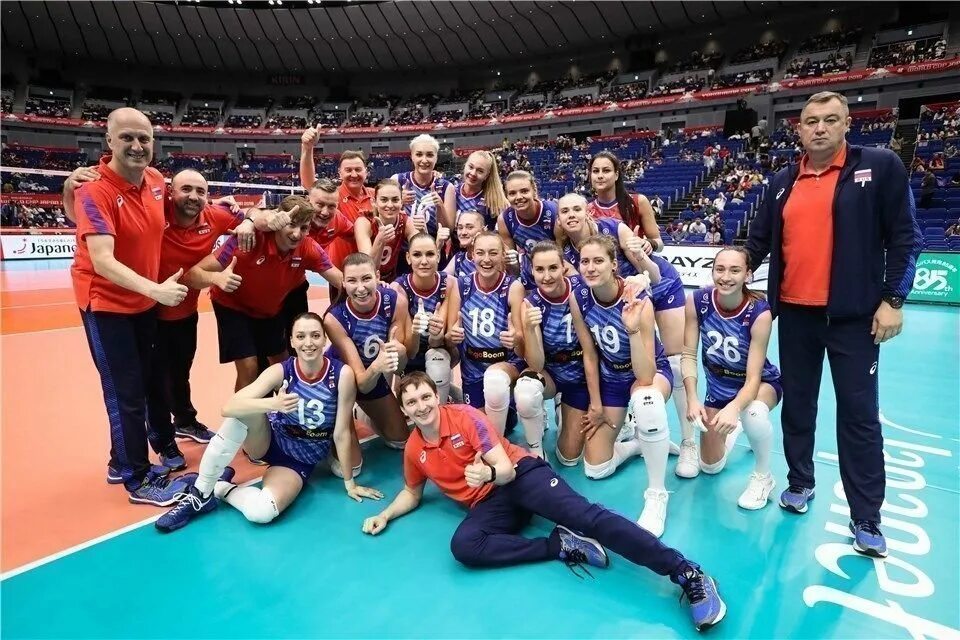 волейбольный тренер женской сборной. тренер женской сборной россии по волейболу. тренер и волейболист. тренер сборной россии по волейболу женщины 2016.