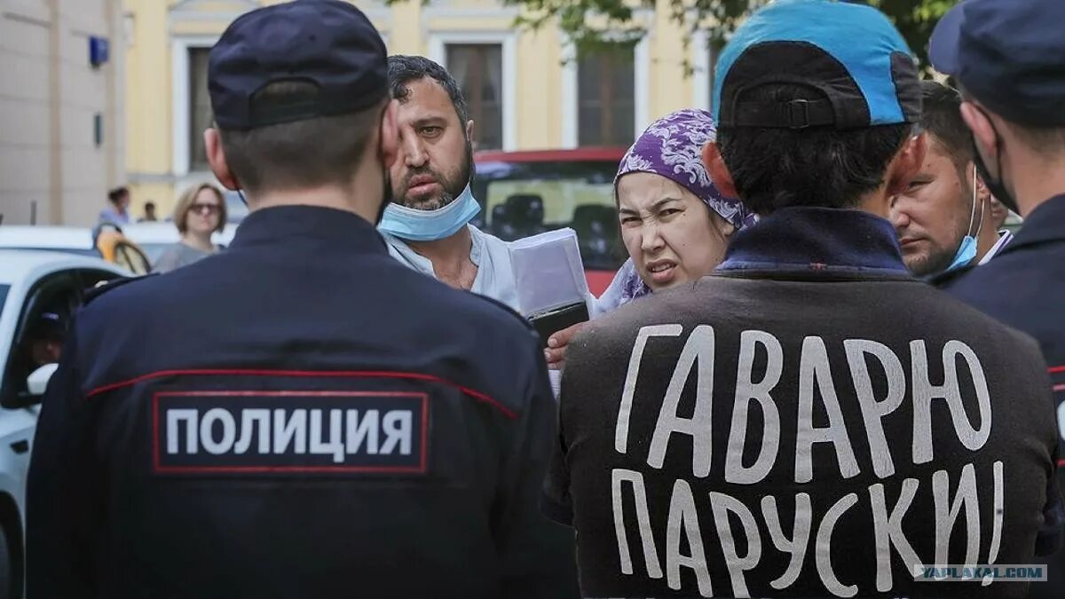 Узбек украинцам. Мигранты СПБ. Мигранты в Питере. Мигрантка в Питере. Амнистия 2024 год граждан Таджикистана.