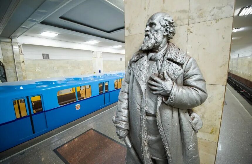 Метро партизанск. Станция партизанская москва. станция метро партизанская. памятник матвею кузьмину на станции метро партизанская.