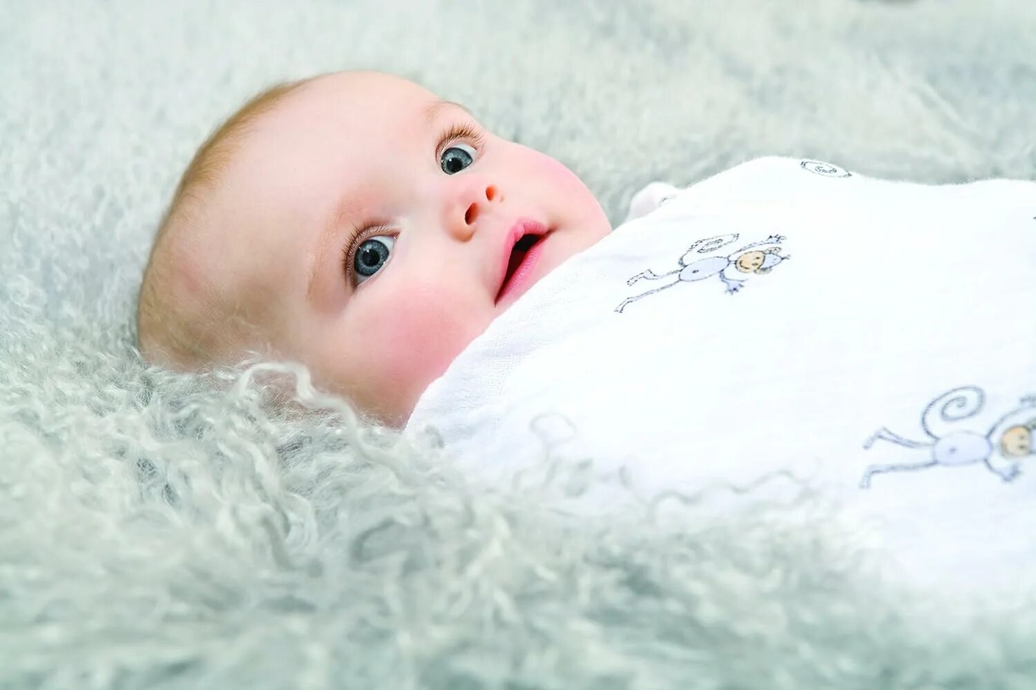 новорожденный д. новорожденный ребенок в пеленке. новорожденный д. новорожденные дети рост. малыши новорожденные.