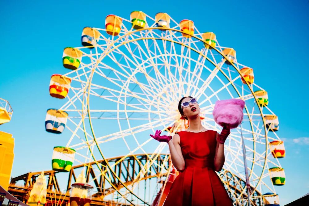 колесо обозрения цпкио волгоград. обозрение людей. лондонский глаз очередь. свадьба на колесе обозрения. лондонский глаз открытие.