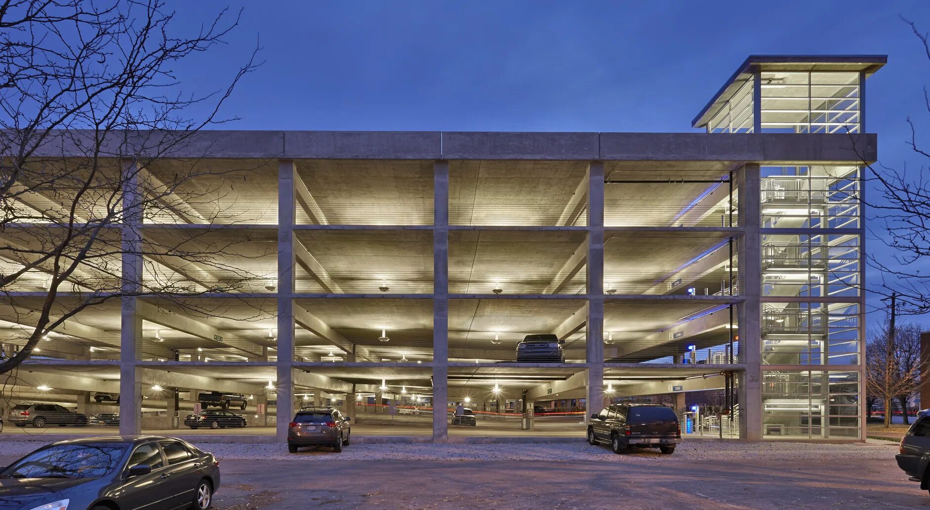 Parking lot 2. Parking structure. Парковка в Берлине. Парковки пик многоуровневые Москва. Многоуровневая парковка.