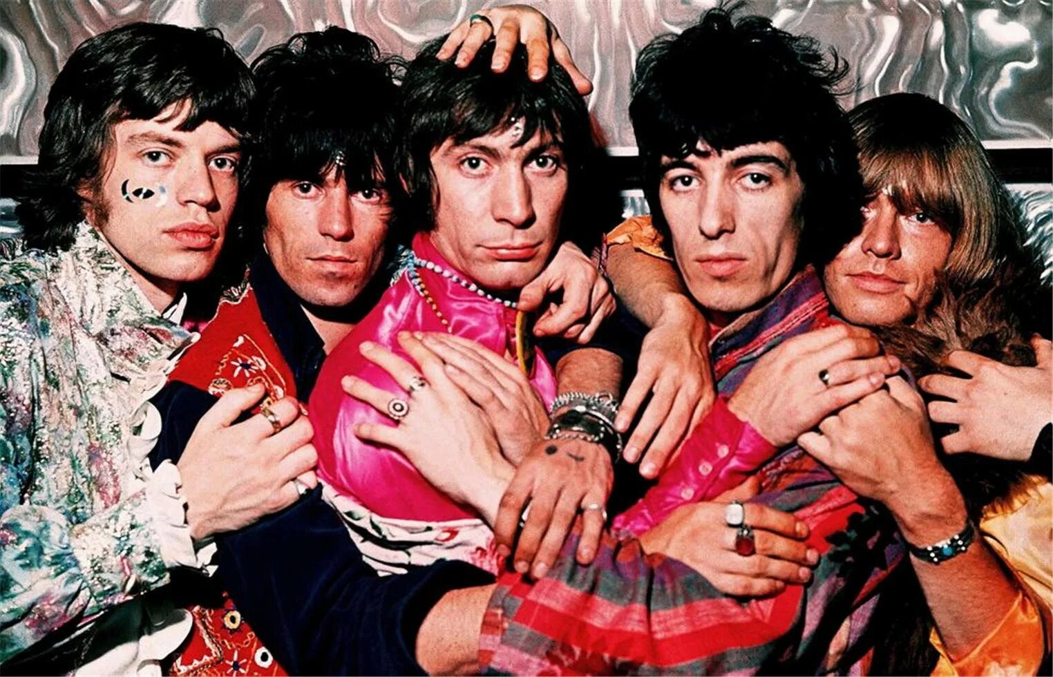 70 группа музыка. Роллинг стоунз 1967. Группа the Rolling Stones 1967. Роллинг стоунз в молодости. Группа the Rolling Stones молодые.