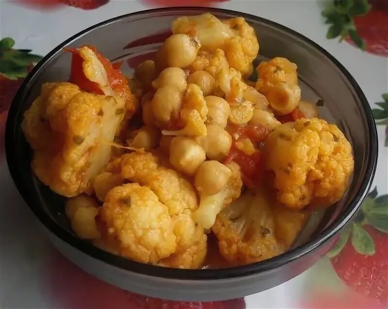 Салат с нутом и пекинской капустой. Схемыпделоки из нута с фото пошагово. Нут с капустой. Тушеная цветная капуста с нутом. Нут с карри.