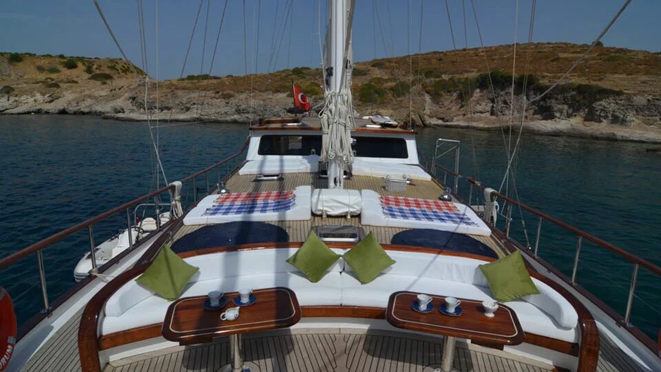 Чартер яхт в турции. Яхта artemis 39. катамаран бодрум. бодрум яхты. яхта турция.
