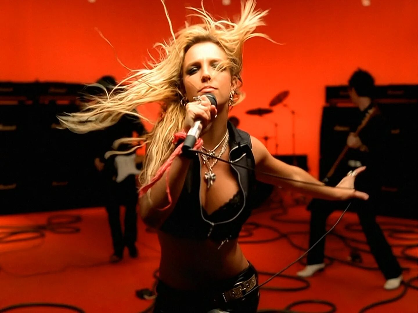 Rock i roll. Бритни Спирс рок н ролл. I Love Rock'n'Roll Britney Spears. I Love Rock n Roll Бритни Спирс. Ай лав рок ролл Бритни Спирс.