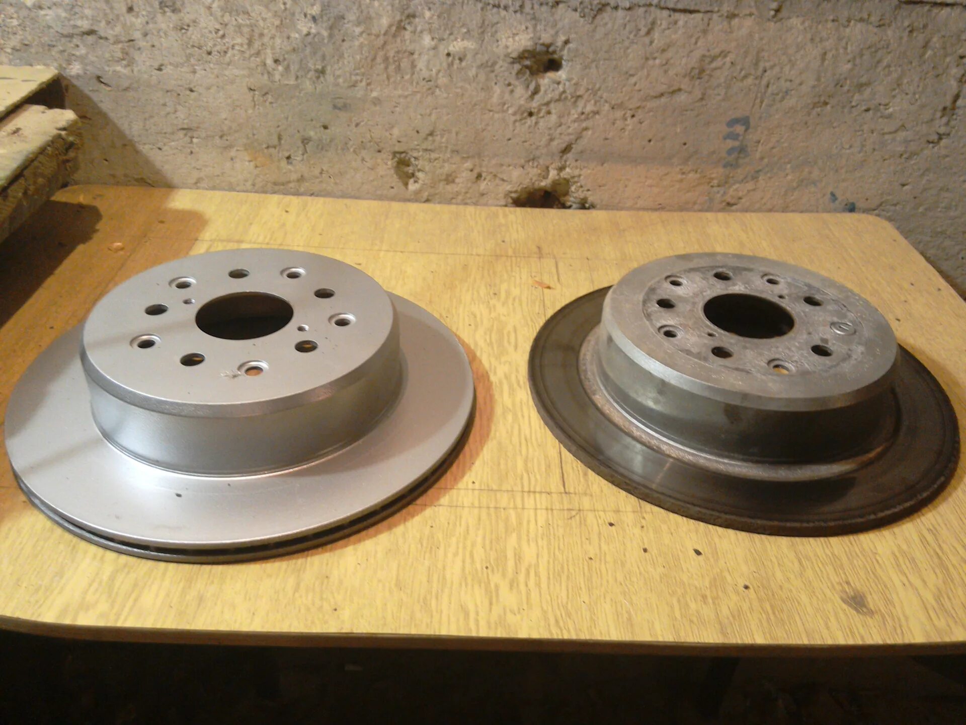 Задние вентилируемые тормозные диски марк 2 100. Задние вентилируемые диски. Задние вентилируемые диски. Диски тормозные bmw f10 передние диаметр. Задние вентилируемые диски.