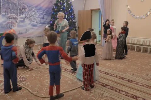 Игра со снежками на утреннике