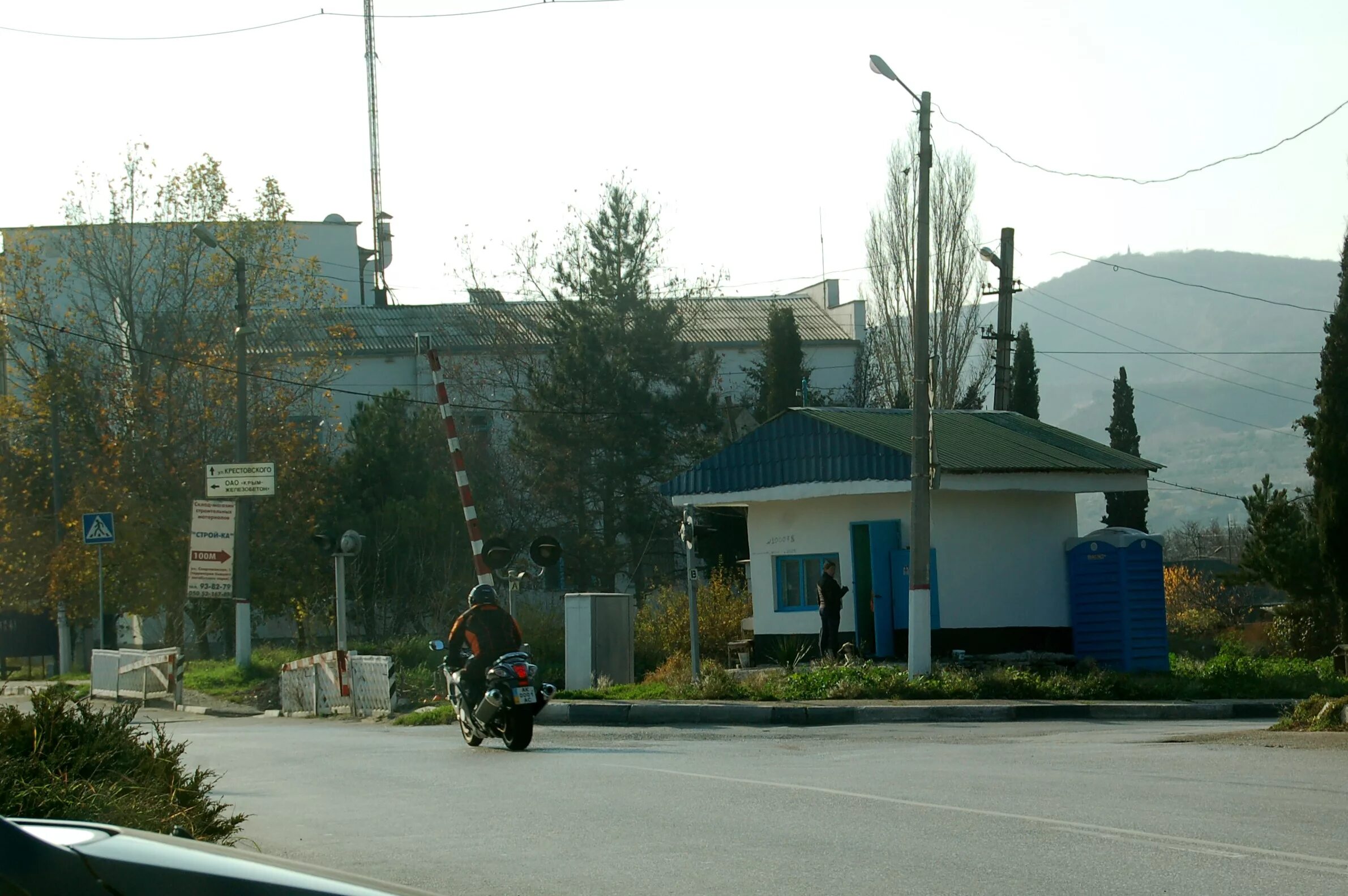 Плюсы и минусы жизни в севастополе. Переезд в севастополь. Переезд в севастополь. Феодосия жд переезд. Севастополь на пмж.