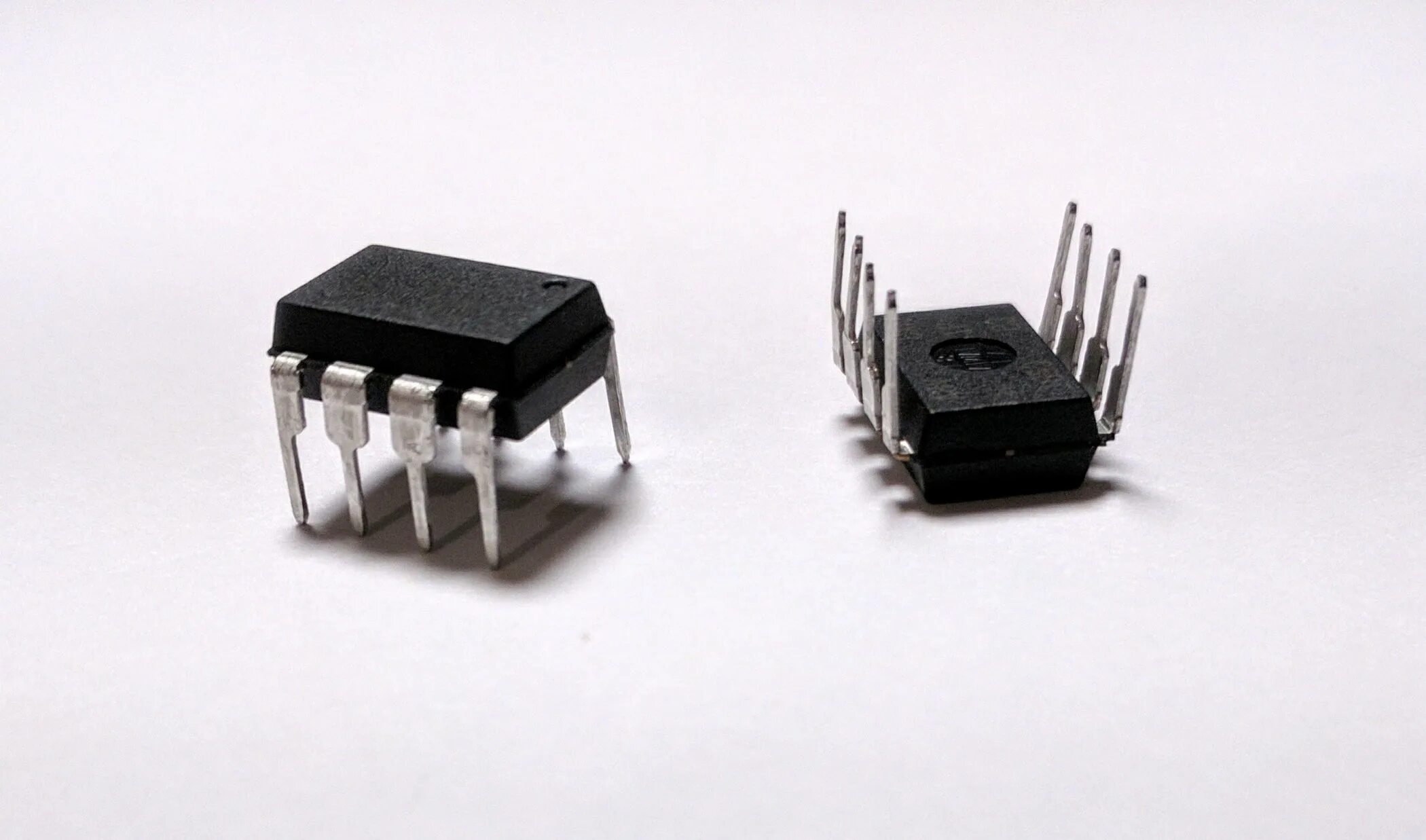 Микроконтроллеры attiny. Attiny13. attiny13a-pu. микроконтроллер attiny13. attiny13 ардуино.