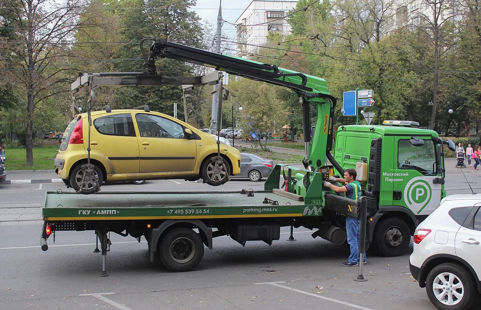 Эвакуаторы Palfinger. Машина на эвакуаторе. CARTAXI эвакуатор. Эвакуатор транспортное средство. Оператор эвакуатора