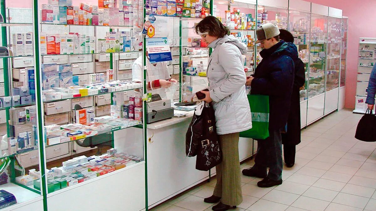 Аптека фото. Аптека Россия. Аптека внутри. Лекарства. Аптека цены крым