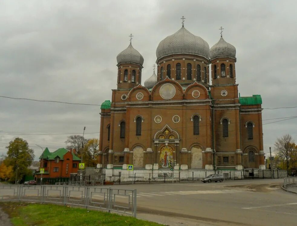 Храм в мичуринске. Храмы мичуринска тамбовской области. Храм в мичуринске. Храм скорбящих радость мичуринск. Боголюбский храм мичуринск.