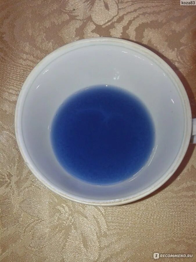 Почему молоко голубое. Синее молоко. Цвет синий с молоком. Молоко с синеватым оттенком. Синее грудное молоко.
