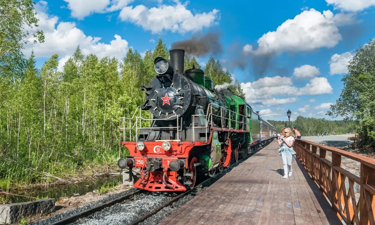 Жд туры из перми. Рускеала паровоз. Паровоз Рускеальский экспресс. Ретропоезд Рускеала. Ретро поезд Сортавала Рускеала.