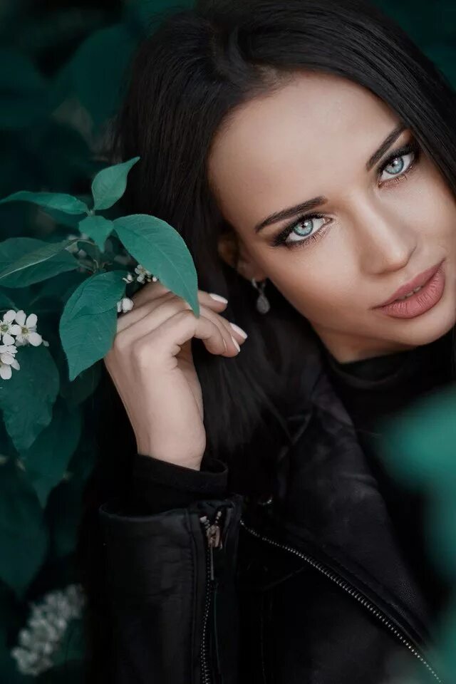 Angelina Petrova взгляд. Angeline flowers