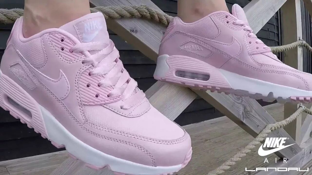 Кроссовки найк 4. Nike revolution розовые. Кроссовки найк женские серо-розовые. Кроссовки найк женские серые с розовым. Nike 2000 серо розовые.